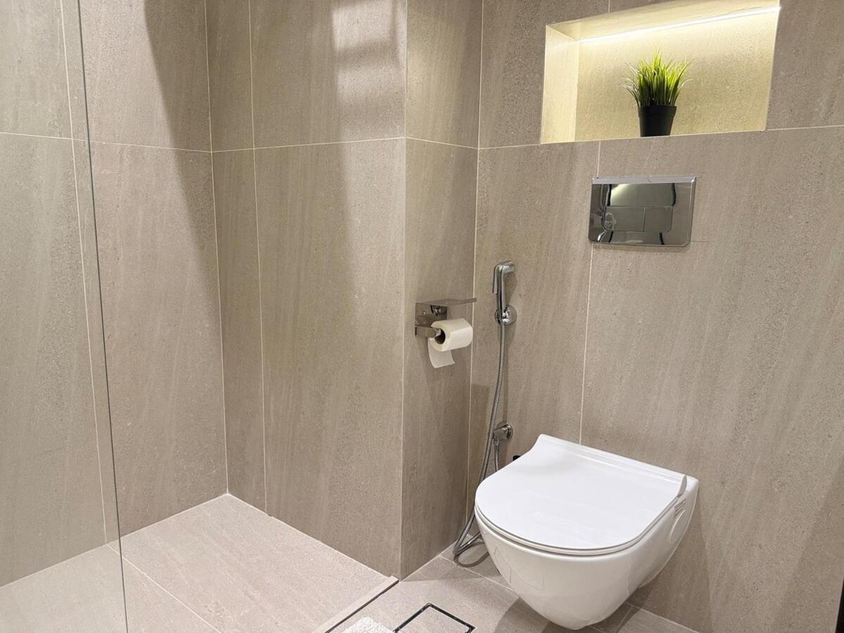 Apartment Cozy And Modern Two Bedroom In Marina